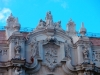 Detalle de la fachada del CG, donde se observa el escudo Español.