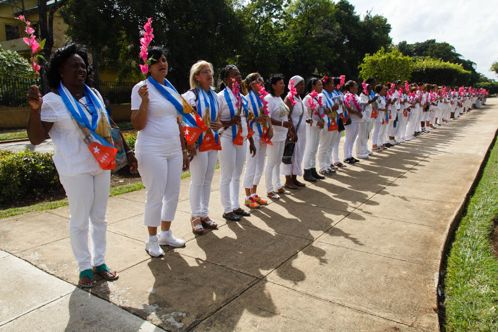 La marcha semanal de las Damas de Blanco.