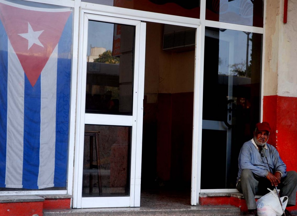 Casi siempre, la verdadera víctima será la población cubana, golpeada por una crisis económica . Foto: Caridad