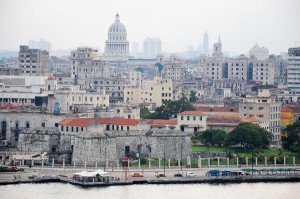 Durante décadas los cubanos propietarios de una vivienda tuvieron prohibido venderla. Foto: Raquel Pérez