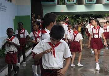 El estudio incluyó 206 escuelas cubanas y 5.910 estudiantes de sexto grado, de zonas urbanas y rurales. El estudio incluyó 206 escuelas cubanas y 5.910 estudiantes de sexto grado, de zonas urbanas y rurales.