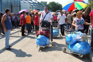 El número de emigrados que visitan Cuba no ha parado de crecer desde que Obama levanto la restricción. Foto: Raquel Pérez