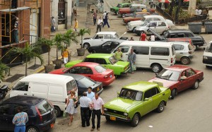 Un mes después de la apertura del mercado automotriz se habían vendido 3500 automóviles. Foto: Raquel Pérez