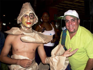 Estatua Viviente y Eduardo Guasch Estiú.
