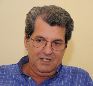 El disidente Osvaldo Payá, líder del Movimiento Cristiano Liberación, afirma que la voz de la iglesia ha sido secuestrada por quienes pretenden darle un voto de confianza a Raúl Castro. Foto: Raquel Pérez