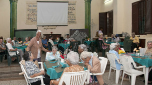 La obra social de la iglesia católica incluye comedores para los más pobres y entrega de medicinas a los enfermos. Foto: Raquel Pérez