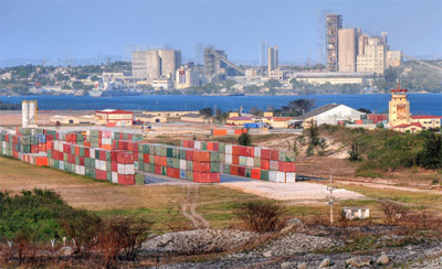 Obras del puerto de Mariel, a 50 km de La Habana, será la mayor terminal portuaria del país, la única en Cuba con capacidad de recibir los buques postpanamá. Foto: Raquel Pérez