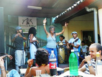 Adriana y su grupo.