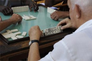 Dominos in Havana. Foto: Bill Klipp