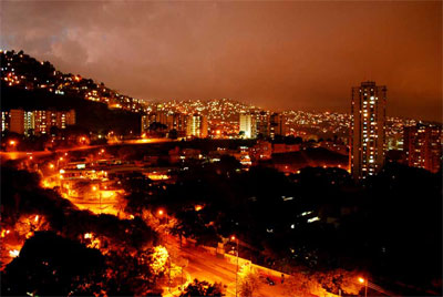 Caracas, Venezuela de noche. Foto: Caridad
