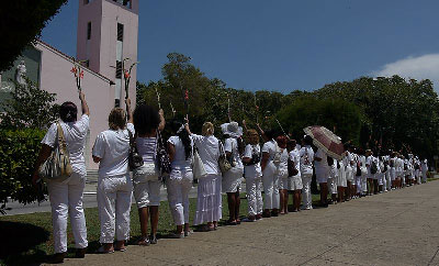 Ladies in White demonstration in Havana (April 2012).  Photo: wikipedia.org