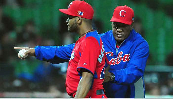 El derecho Odrisamer Despaigne (izquierda) tomó parte con el elenco cubano en el pasado III Clásico Mundial de Béisbol. El derecho nunca pudo cumplir satisfactoriamente su labor dentro de los elencos nacionales del patio.