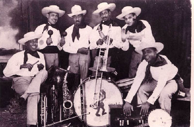 En gira por varios países de América del Sur, Isidro Benítez y su orquesta latinoamericana deleitaron a los bailadores con los ritmos cubanos.