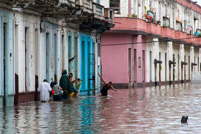 Inundaciones en La Habana.  Foto: Juan  Suarez
