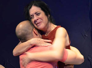 Yvonne López Arenal durante una escena de Huevos. Foto: Luis Suárez.