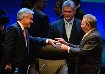 Raúl Castro y Sebastián Piñera, el Presidente de CELAC en el 2012. Foto: Adalberto Roque/cubadebate.cu