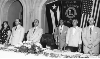 3)Foto de la entrega del Premio Justo de Lara de 1950 a Luis Amado Blanco, columnista del diario Información.