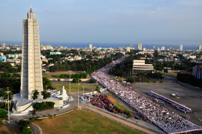 El desfile del 1ero de Mayo en La Habana.  Foto: Roberto Garaicoa Martinez/Cubadebate