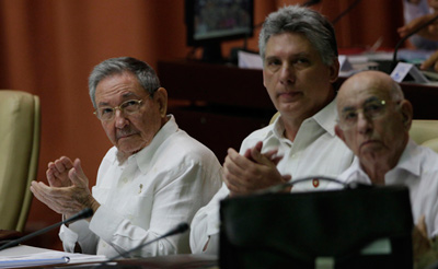 Raúl Castro, Miguel Diaz Canel y José Ramón Machado Ventura.