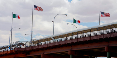 Hoy el 90% de los emigrantes cubanos atraviesan por tierra las fronteras de los EEUU, donde los reciben con los brazos abiertos.