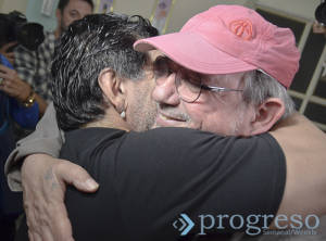 Diego Maradona y Silvio Rodríguez en La Habana.