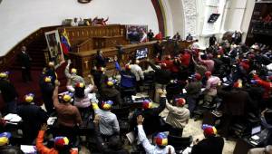 La Asamblea Nacional de Venezuela aprueba poderes extraordinarios para el Presidente Maduro.