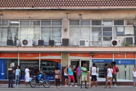 Correos de Cuba en la Calle Zanja.  Foto/archivo: Juan Suárez