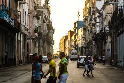 Calle Reina en Centro Habana.  Foto: Juan Suárez