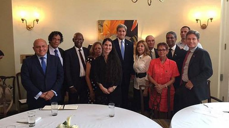 Kerry reunió con un grupo de disidentes cubanos. Foto: infobae.com
