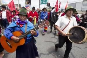 Marcha indigena rumbo a Quito. http://www.elmercurio.com.ec