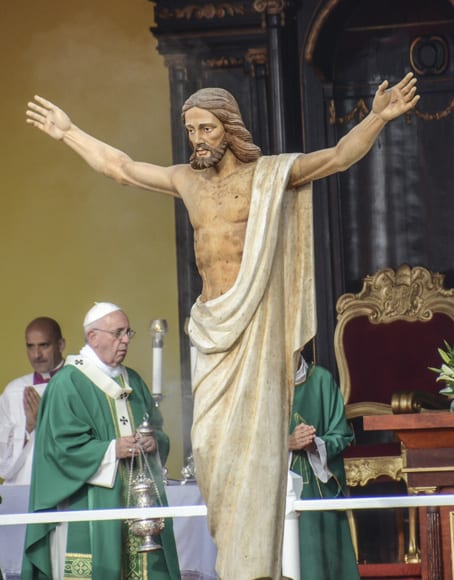 El papa Francisco celebrando misa en la Plaza de la Revolución. Foto: Kaloian/cubadebate.cu