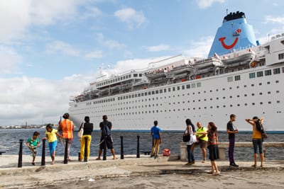 Un crucero en la Bahia de La Habana. Foto: Juan Suárez
