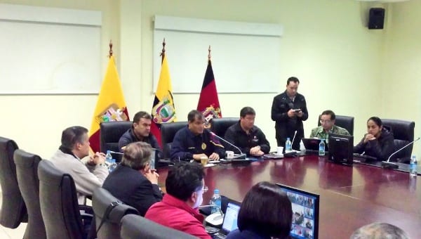 Desde la madrugada el mandatario ecuatoriano Rafael Correa encabezó las operaciones del Comité de Operaciones de Emergencias. Foto: Presidencia Ecuador