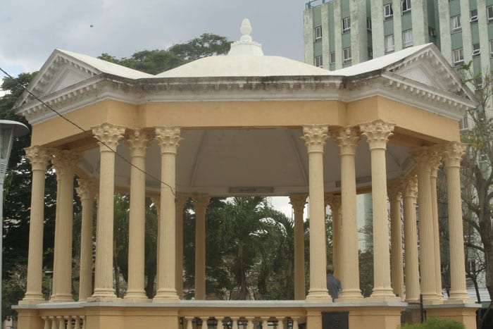 Glorieta del parque Leoncio Vidal de Santa Clara.