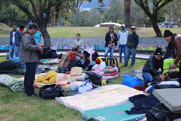 Cubanos acampados en Ecuador.