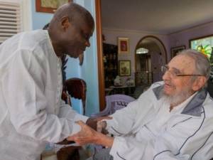 Fidel Castro con el presidente de Guinea-Bissau, José Mario Vaz.  Foto: Alex Castro/cubadebate.cu