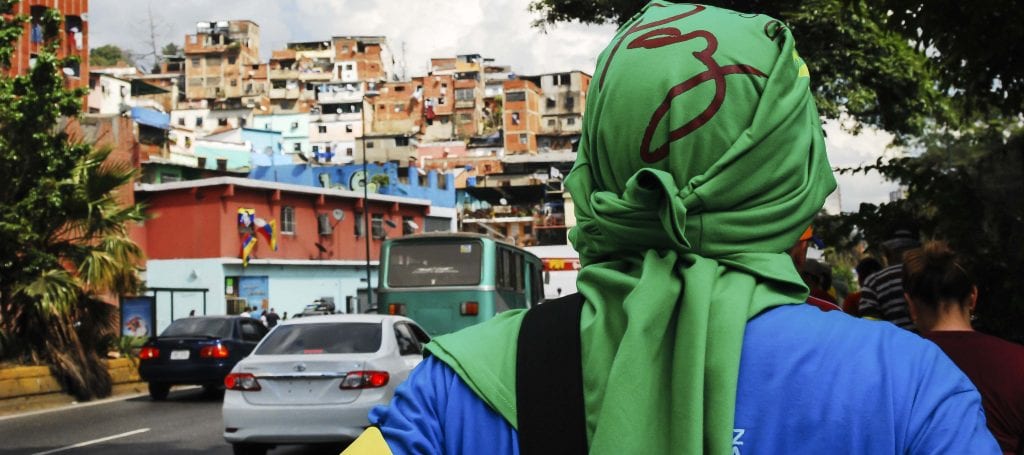 Caminante en Caracas. Foto: Caridad