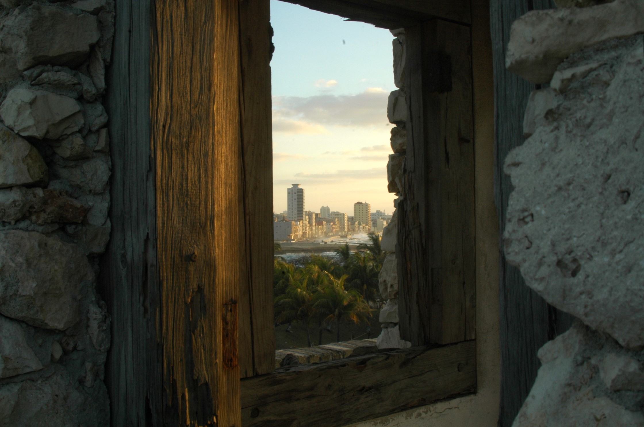 La Habana tomada desde El Morro - Foto del día - Havana Times en Espanol