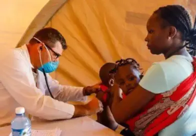 Gobierno cubano estafa a los médicos que vuelven de Angola
